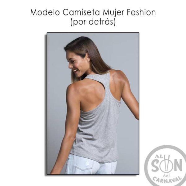 Modelo Camiseta Mujer Fashion - Por detras